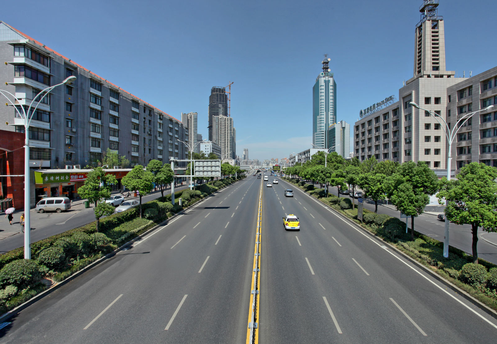 武汉市常青路主线转体桥成功转体 创多项世界纪录