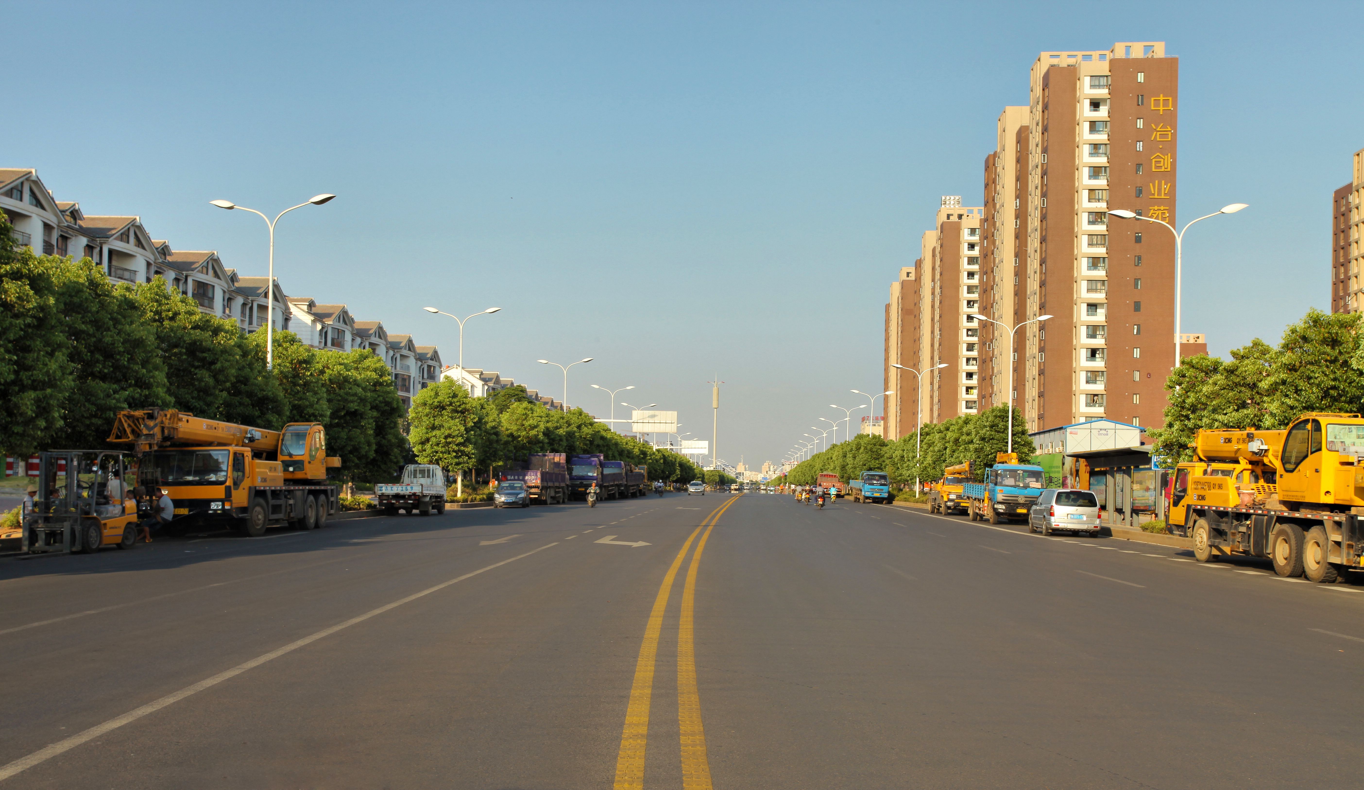 高新六路2—中国市政金杯示范工程_副本.jpg